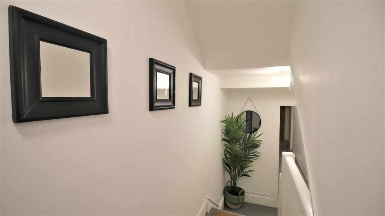 Free Local Parking - Fast Wifi - Sleeps 10 Guests By Property Promise Cardiff Eksteriør bilde