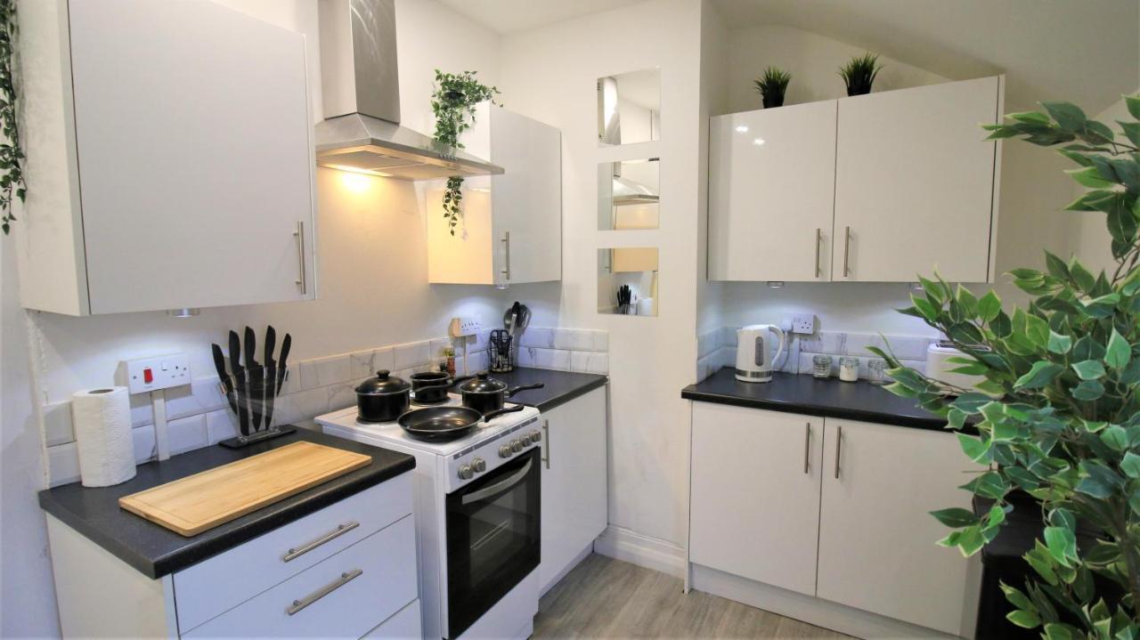 Free Local Parking - Fast Wifi - Sleeps 10 Guests By Property Promise Cardiff Eksteriør bilde